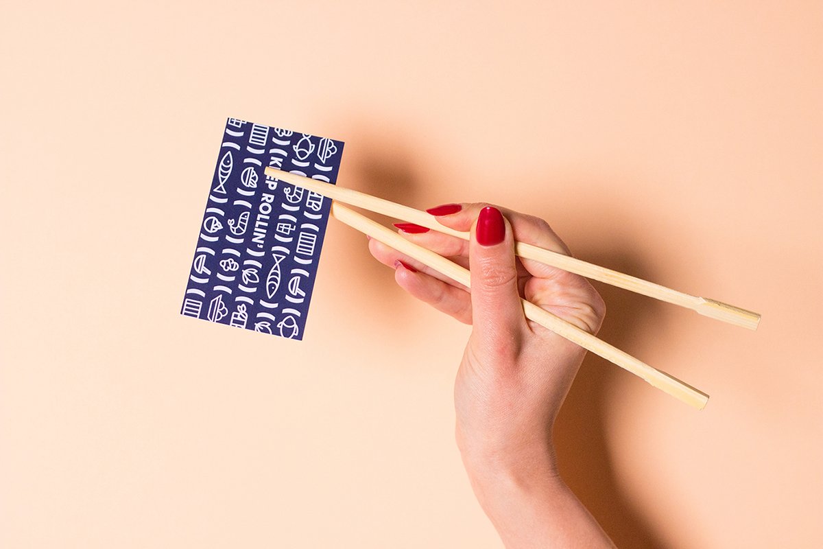 Sushiroll日式壽司（餐飲）品牌VI設(shè)計(jì)欣賞，深圳VI設(shè)計(jì)，深圳品牌視覺形象設(shè)計(jì)，名片設(shè)計(jì)，標(biāo)志設(shè)計(jì)，餐飲VI設(shè)計(jì)，日式壽司VI設(shè)計(jì)，深圳包裝設(shè)計(jì)，左右格局